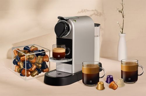 Nespresso Maschine kaufen für komfortable Kaffeemomente. Mit nur einem Knopfdruck zur perfekten Tasse Kaffee.